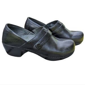 Dansko Solstice Button Detail 38/7